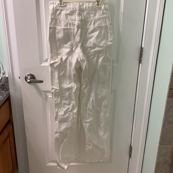 White baggy cargo pants from PrettyLittleThing. New condition. Size 0 - Picture 5 of 9